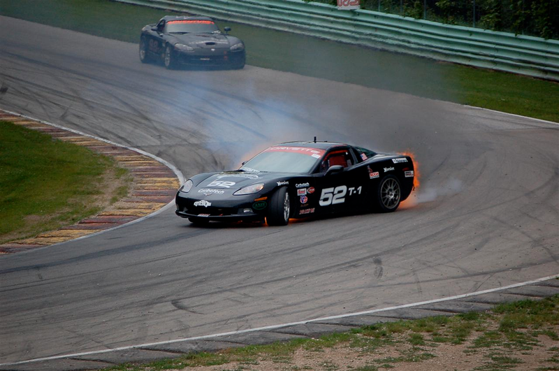 Illustration for article titled Racing Corvette Catches Fire In Dramatic Fashion